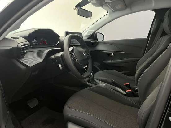 PEUGEOT-208-2021