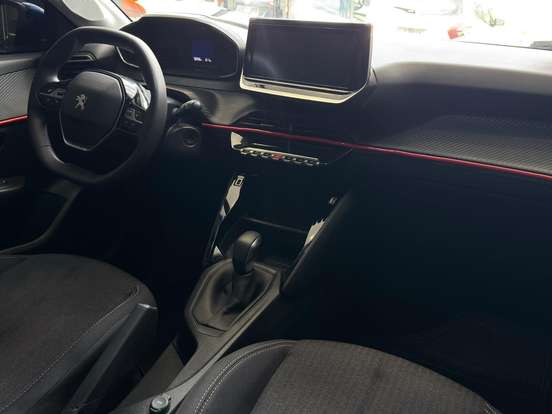 PEUGEOT-208-2022