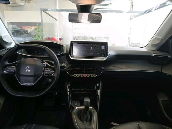 PEUGEOT-208-2022