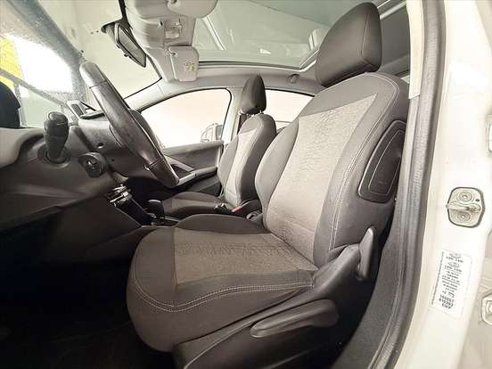 PEUGEOT-208-2017