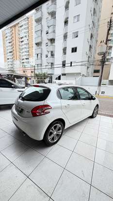 PEUGEOT-208-2014