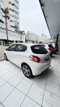 PEUGEOT-208-2014