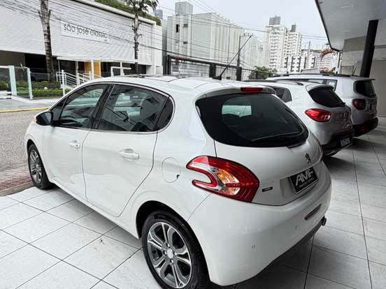 PEUGEOT-208-1.6 GRIFFE 16V FLEX 4P AUTOMÁTICO PEUGEOT-208-2014