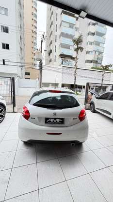 PEUGEOT-208-2014