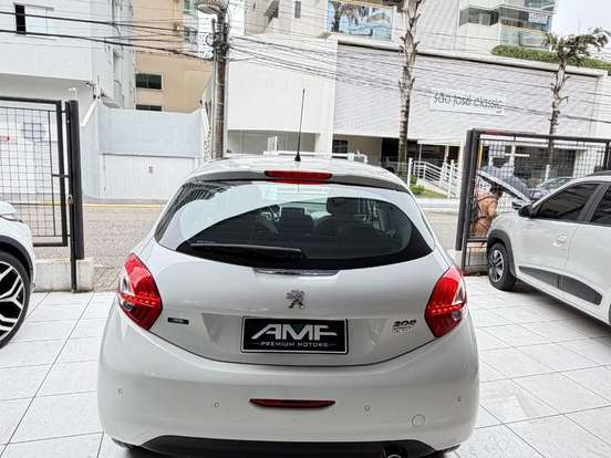 PEUGEOT-208-1.6 GRIFFE 16V FLEX 4P AUTOMÁTICO PEUGEOT-208-2014