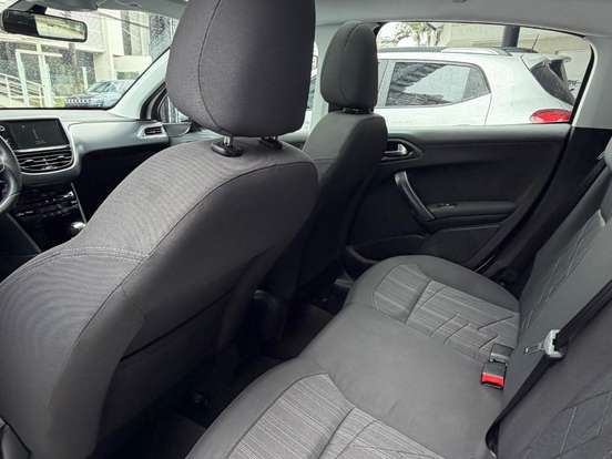 PEUGEOT-208-1.6 GRIFFE 16V FLEX 4P AUTOMÁTICO PEUGEOT-208-2014