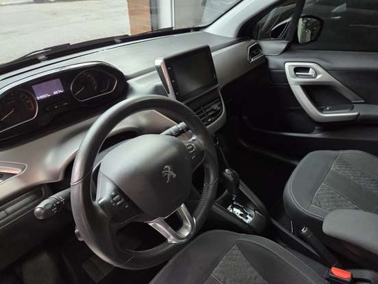 PEUGEOT-208-1.6 GRIFFE 16V FLEX 4P AUTOMÁTICO PEUGEOT-208-2017