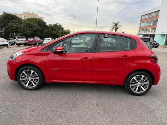 PEUGEOT-208-2019