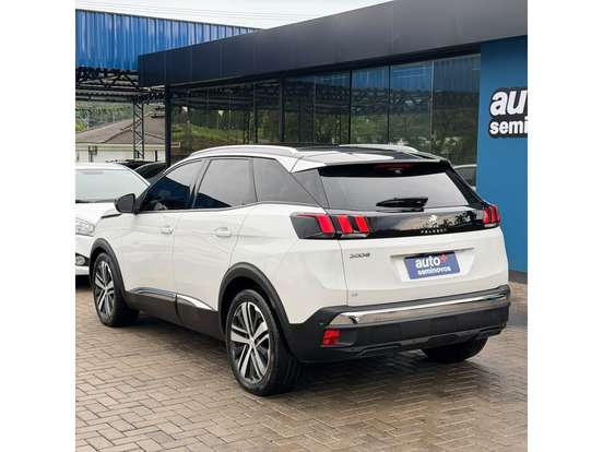 PEUGEOT-3008-2018