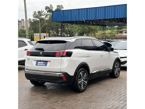 PEUGEOT-3008-2018