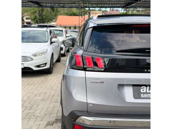 PEUGEOT-3008-2018