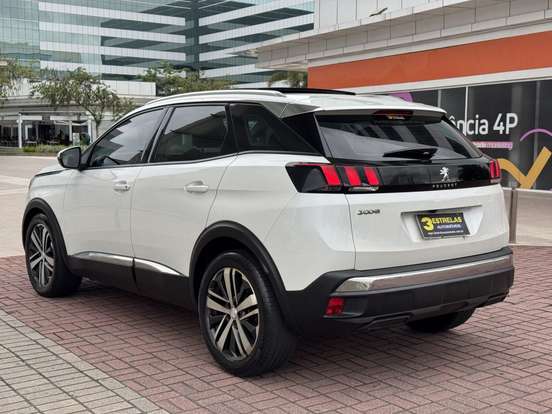 PEUGEOT-3008-2017