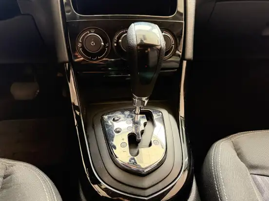PEUGEOT-308-2018