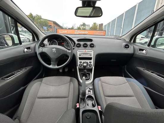 PEUGEOT-308-2015