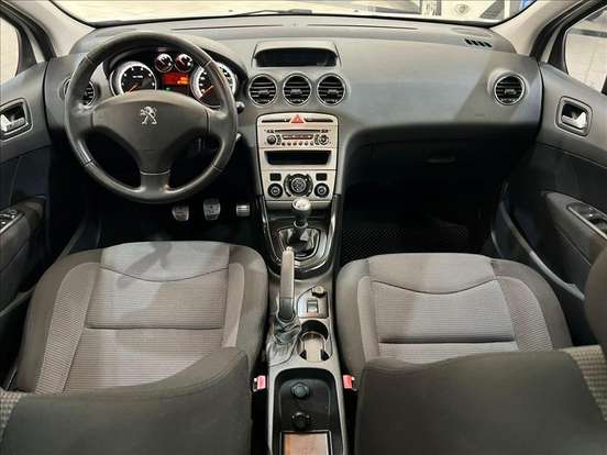 PEUGEOT-308-2015