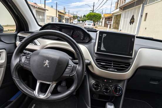PEUGEOT-2008-2018
