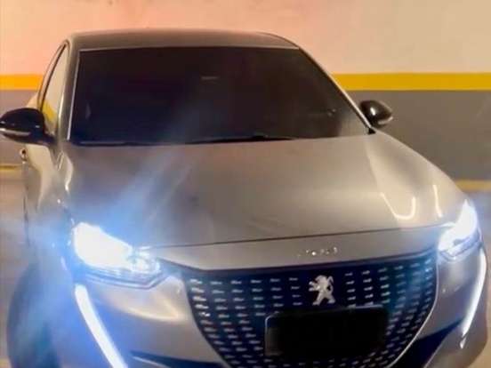 PEUGEOT-208-1.0 TURBO 200 FLEX ALLURE CVT PEUGEOT-208-2024
