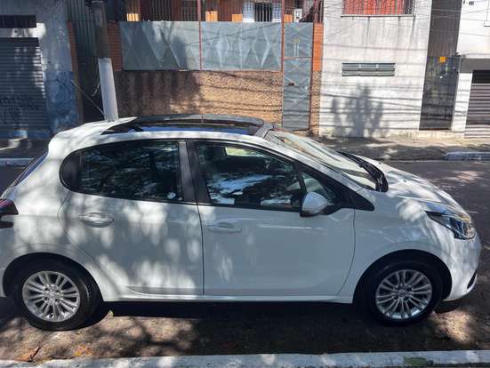 PEUGEOT-208-1.6 ALLURE 16V FLEX 4P AUTOMÁTICO PEUGEOT-208-2017