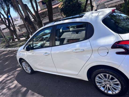 PEUGEOT-208-1.6 ALLURE 16V FLEX 4P AUTOMÁTICO PEUGEOT-208-2017