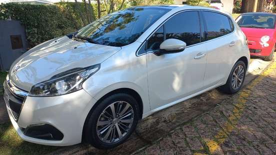 PEUGEOT-208-2016