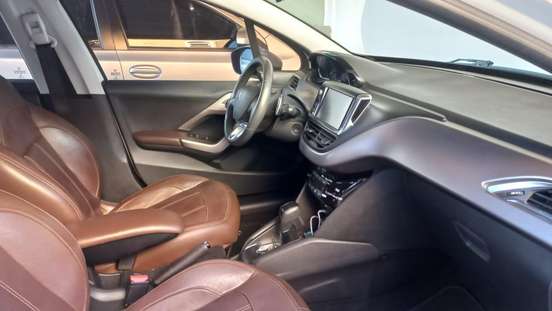 PEUGEOT-208-2016