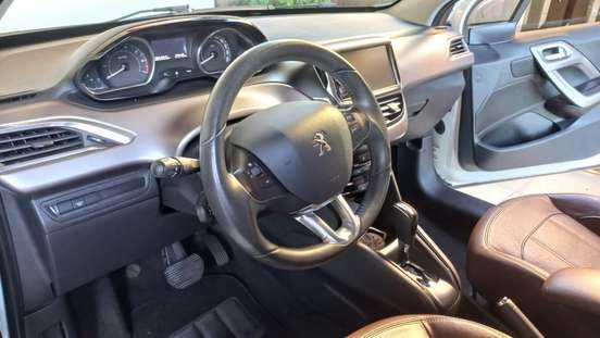 PEUGEOT-208-1.6 GRIFFE 16V FLEX 4P AUTOMÁTICO PEUGEOT-208-2016