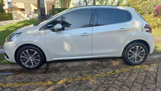 PEUGEOT-208-1.6 GRIFFE 16V FLEX 4P AUTOMÁTICO PEUGEOT-208-2016