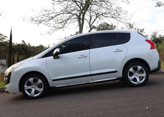 PEUGEOT-3008-2012