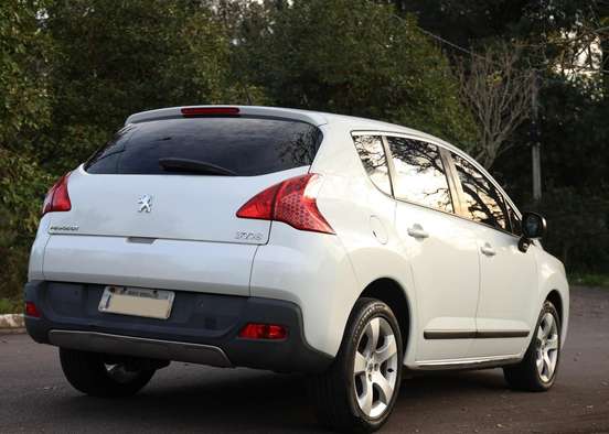 PEUGEOT-3008-2012