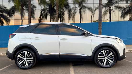 PEUGEOT-3008-2018