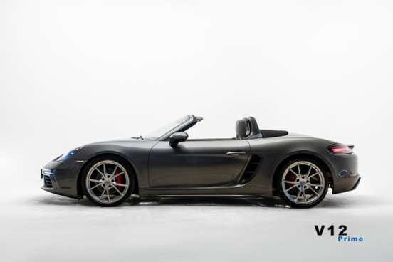 PORSCHE-718-2016