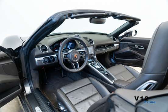 PORSCHE-718-2016