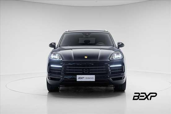 PORSCHE-CAYENNE-2020