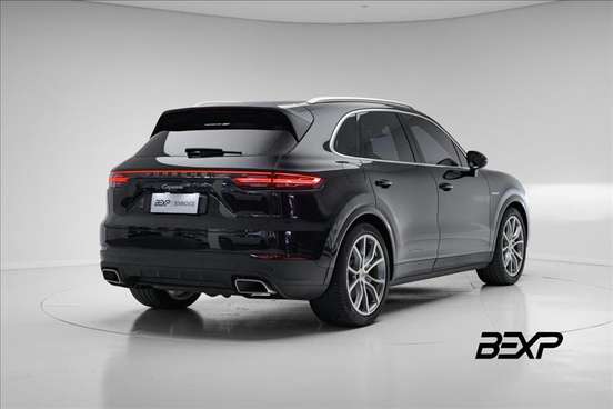 PORSCHE-CAYENNE-2020