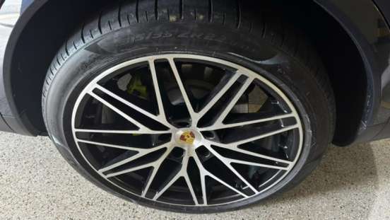PORSCHE-CAYENNE-2024
