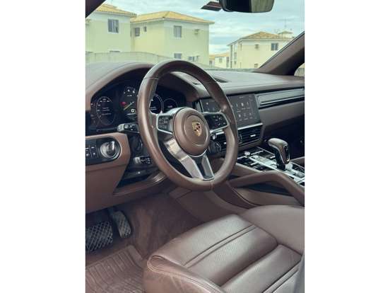 PORSCHE-CAYENNE-2023