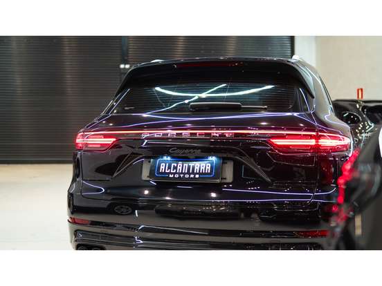 PORSCHE-CAYENNE-2019