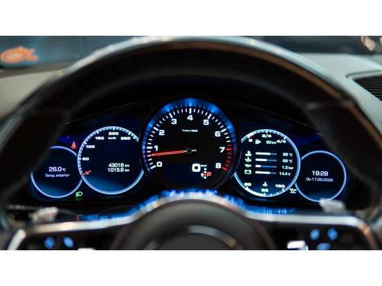 PORSCHE-CAYENNE-2019