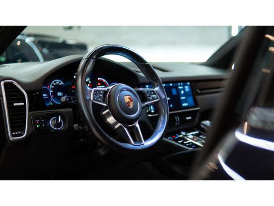 PORSCHE-CAYENNE-2019