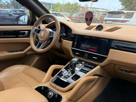 PORSCHE-CAYENNE-2019