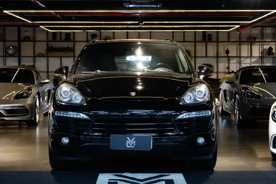 PORSCHE-CAYENNE-2012