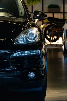 PORSCHE-CAYENNE-2012