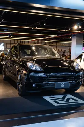 PORSCHE-CAYENNE-2012