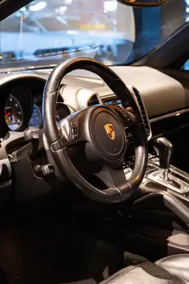 PORSCHE-CAYENNE-2012
