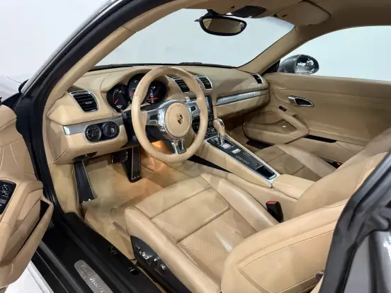 PORSCHE-CAYMAN-2013