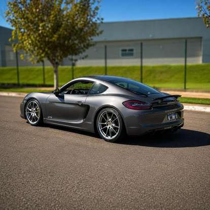 PORSCHE-CAYMAN-2015