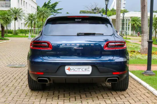 PORSCHE-MACAN-2015