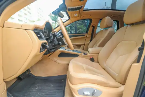 PORSCHE-MACAN-2015