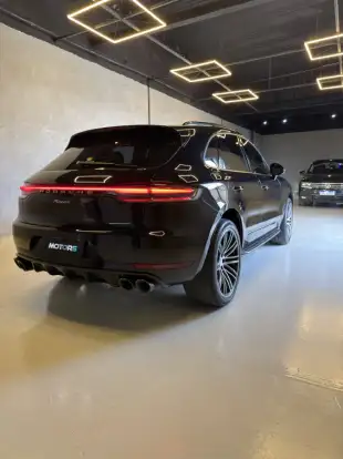 PORSCHE-MACAN-2021