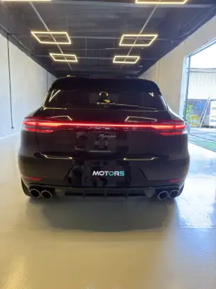 PORSCHE-MACAN-2021